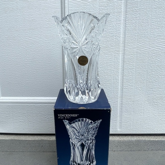 J. G. Durand Cristal D'Arques 24% Lead Crystal 6 1/2” Vincennes Vase new in box - Picture 3 of 7